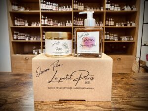 Coffret2 avec deux savons Joyeuses Fêtes, cadeau festif et parfumé.